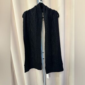 Favorite daughter, black scarf